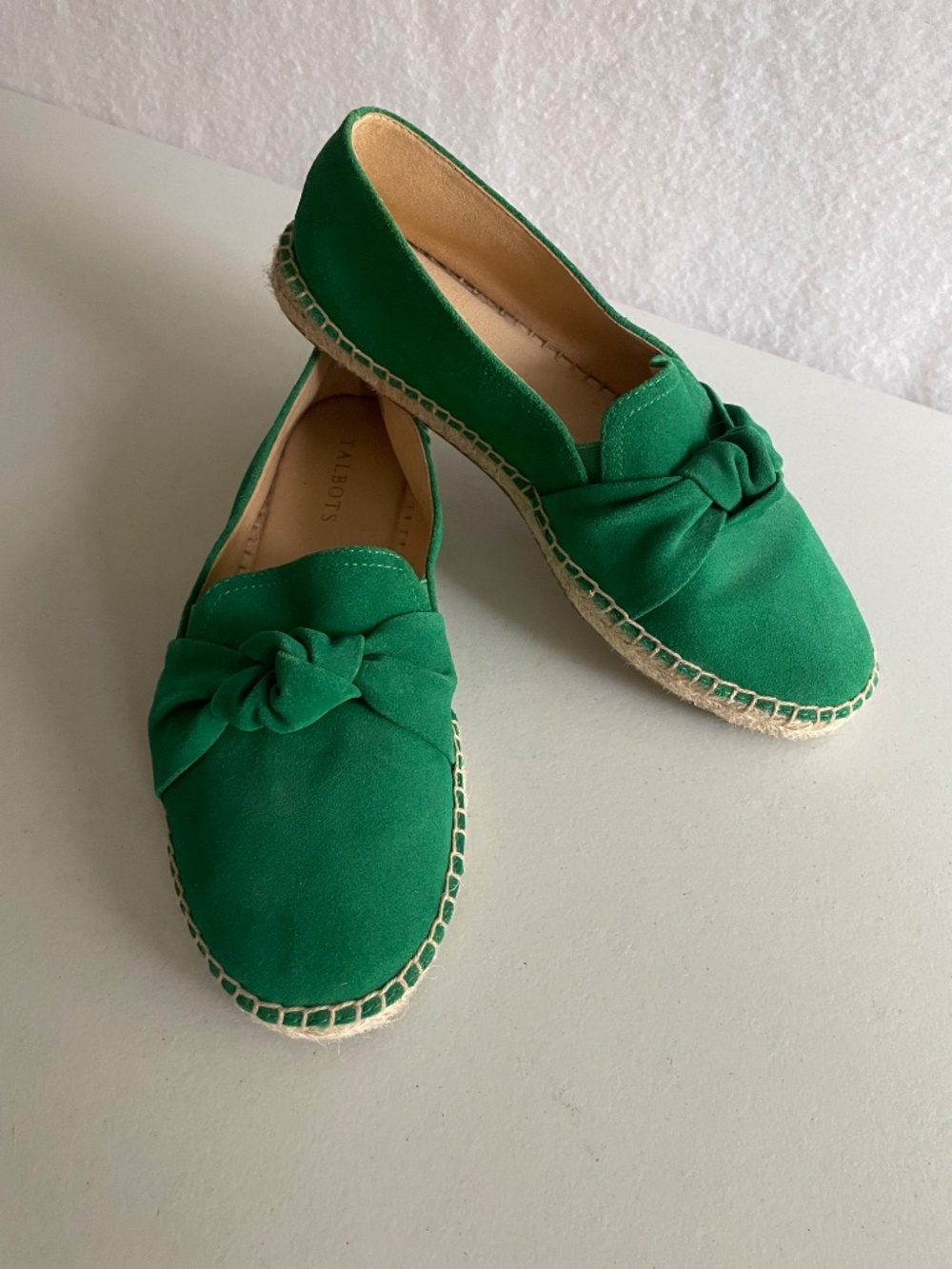 NWOT Talbots Izzy Knot Suede Espadrille Green Flats NWOB, size 8.5